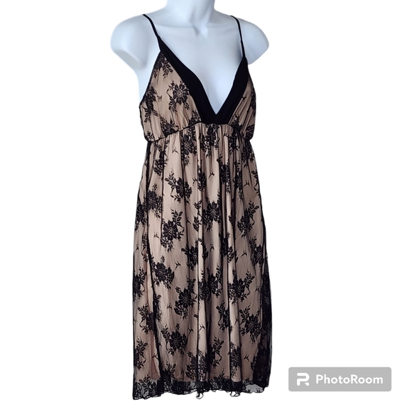 Pretty Good dress adjustable strappy black lace beige lining low v-neck sz lrg - Picture 4 of 11